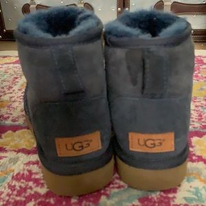 Blue short UGGS